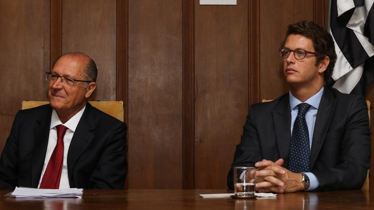 Ex-governador Geraldo Alckmin (à esq.) junto com seu então secretário do Meio Ambiente de SP, Ricardo Salles (01.11.2016) - Jales Valquer/Fotoarena/Folhapress
