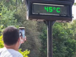 Rio Registra Sensacao Termica De 49 Âºc Sp Tem Temperatura De 37 Âºc 01 10 2020 Uol Noticias