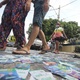 29.nov.2020 - Eleitores e santinhos de propaganda política são vistos neste domingo (29), durante segundo turno das eleições em Belém (PA). - IGOR MOTA/FUTURA PRESS/ESTADÃO CONTEÚDO
