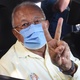 29.nov.2020 - O candidato à prefeito de Teresina (PI), Dr. Pessoa (MDB), vota em sua zona eleitoral neste domingo (29). - JOSÉ ITAMAR/FUTURA PRESS/ESTADÃO CONTEÚDO