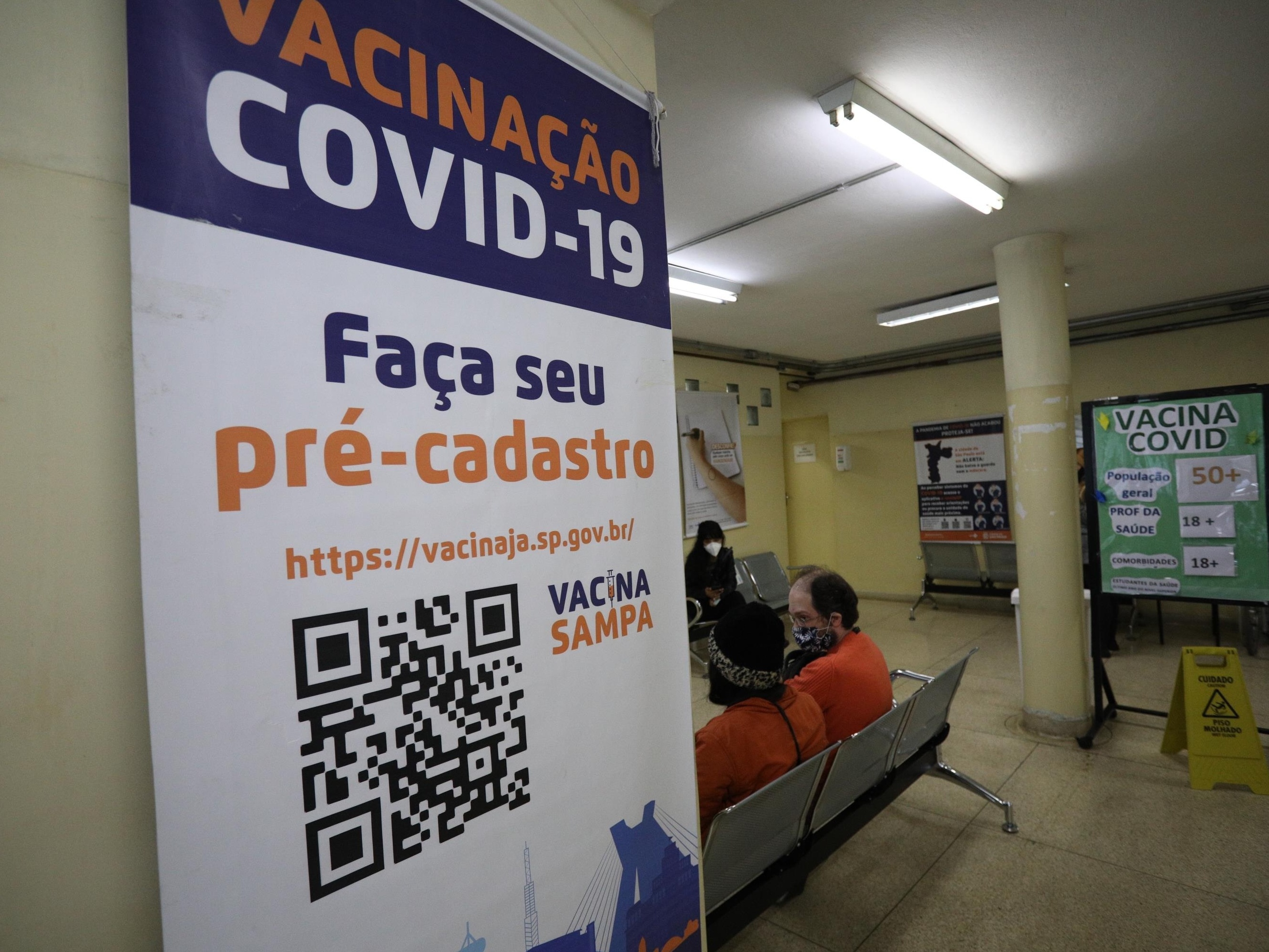 São Paulo retoma vacinação contra a covid com público-alvo de 49 anos