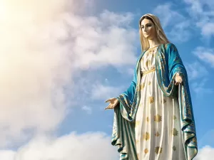 Dia de Nossa Senhora das Graças: por que medalha da santa é 'milagrosa'?  