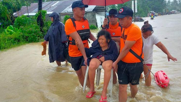 On Friday, 28, coast guard members were supposed to assist residents of a rain-affected mountainous region - Handout / Philippine Coast Guard (PCG) / AFP - Handout / Philippine Coast Guard (PCG) / AFP