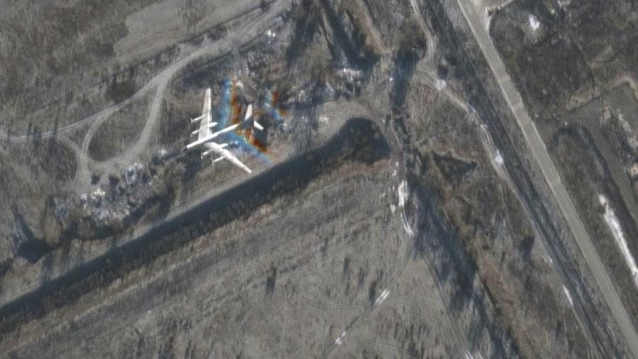 03.dez.22 - Imagem de satélite da base aérea de Engels em Saratov - MAXAR TECHNOLOGIES/via REUTERS