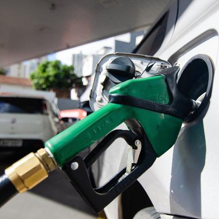 Bomba de combustível em posto Bomba de combustível em posto