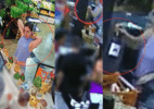 Vídeo mostra suspeita de envenenar ex-sogro e mãe dele comprando alimentos - Divulgação/Polícia Civil de Goiás