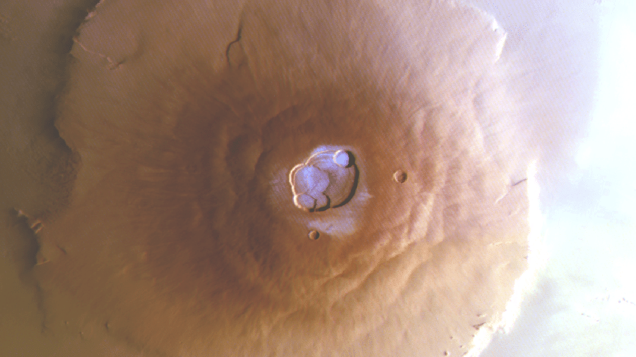 Imagem feita pela sonda Trace Gas Orbiter mostra camada de gelo perto do equador de Marte