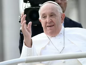 'Palestina sofre ataques desumanos', diz papa Francisco