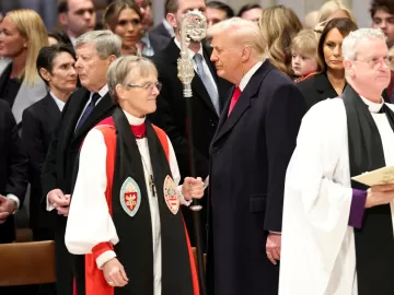 Em missa, religiosa cobra de Trump garantias para minorias e gera mal-estar