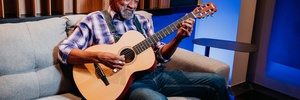 O show tem que continuar: IA devolve voz para sambista do Fundo de Quintal (Foto: Thaty Aguiar/Warner Music)