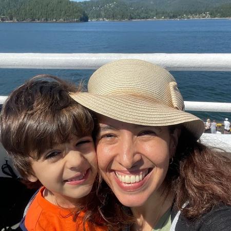 A brasileira Silvana de Oliveira Schramm e o filho, Leonardo, de 4 anos, foram atropelados no Canadá A brasileira Silvana de Oliveira Schramm e o filho, Leonardo, de 4 anos, foram atropelados no Canadá