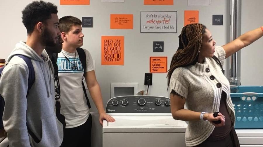 A escola Fern Creek High School, de Louisville, comprou máquina de lavar - Jai Wilson via The New York Times