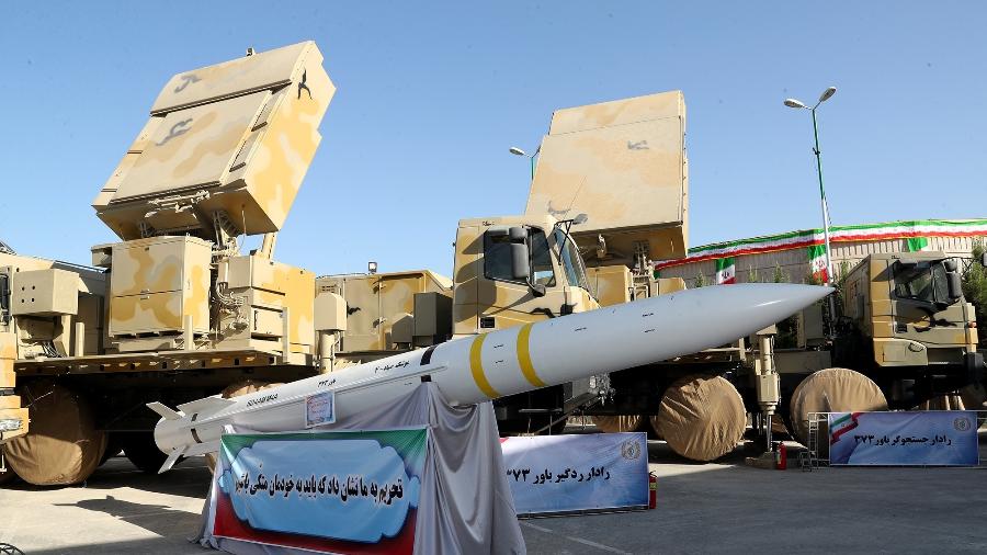 Sistema de mísseis Bavar 373 fabricado pelo Irã - Official President website/Handout via Reuters