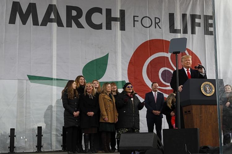 Donald Trump participa de "Marcha pela Vida", em Washington (EUA), em 2020