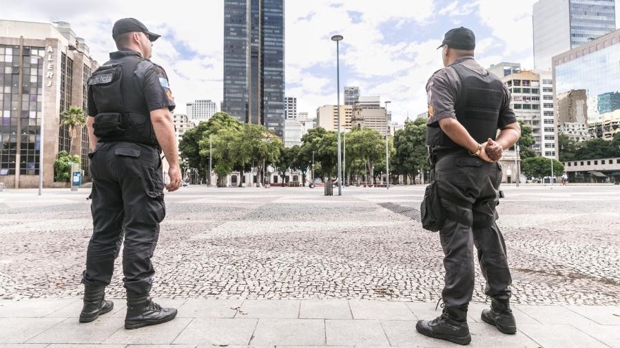 25.mar.2020 Coronavírus: Policiais Militares do Rio de Janeiro durante patrulhamento na quarentena - Reprodução/Twitter @PMERJ