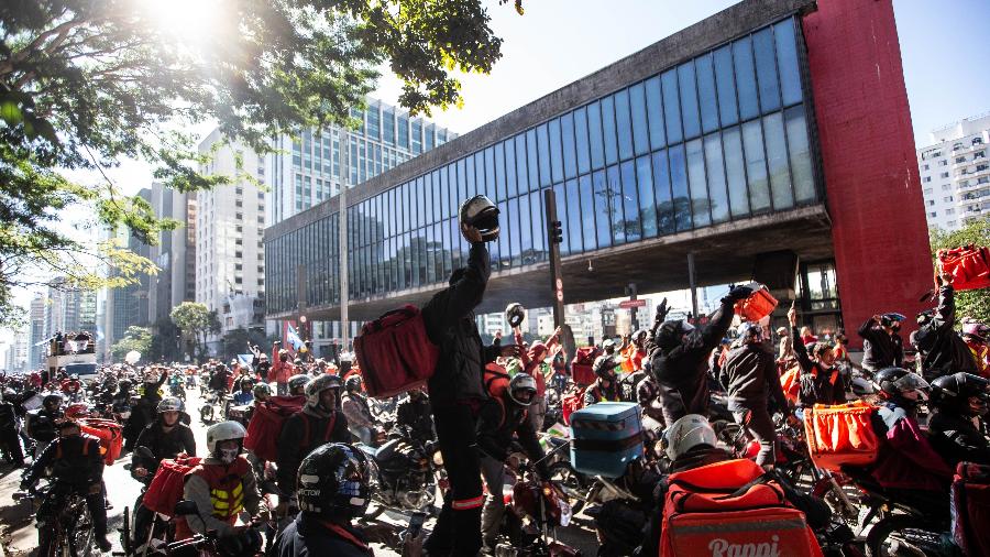 No Brasil, entregadores protestaram em 2020 exigindo direitos - Werther Santana/ Estadão Conteúdo