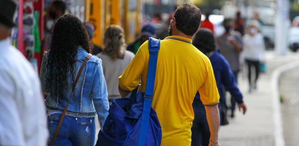 Correios: Servidores dizem que governo quer 'doar' empresa a amigos - Vimarsana News