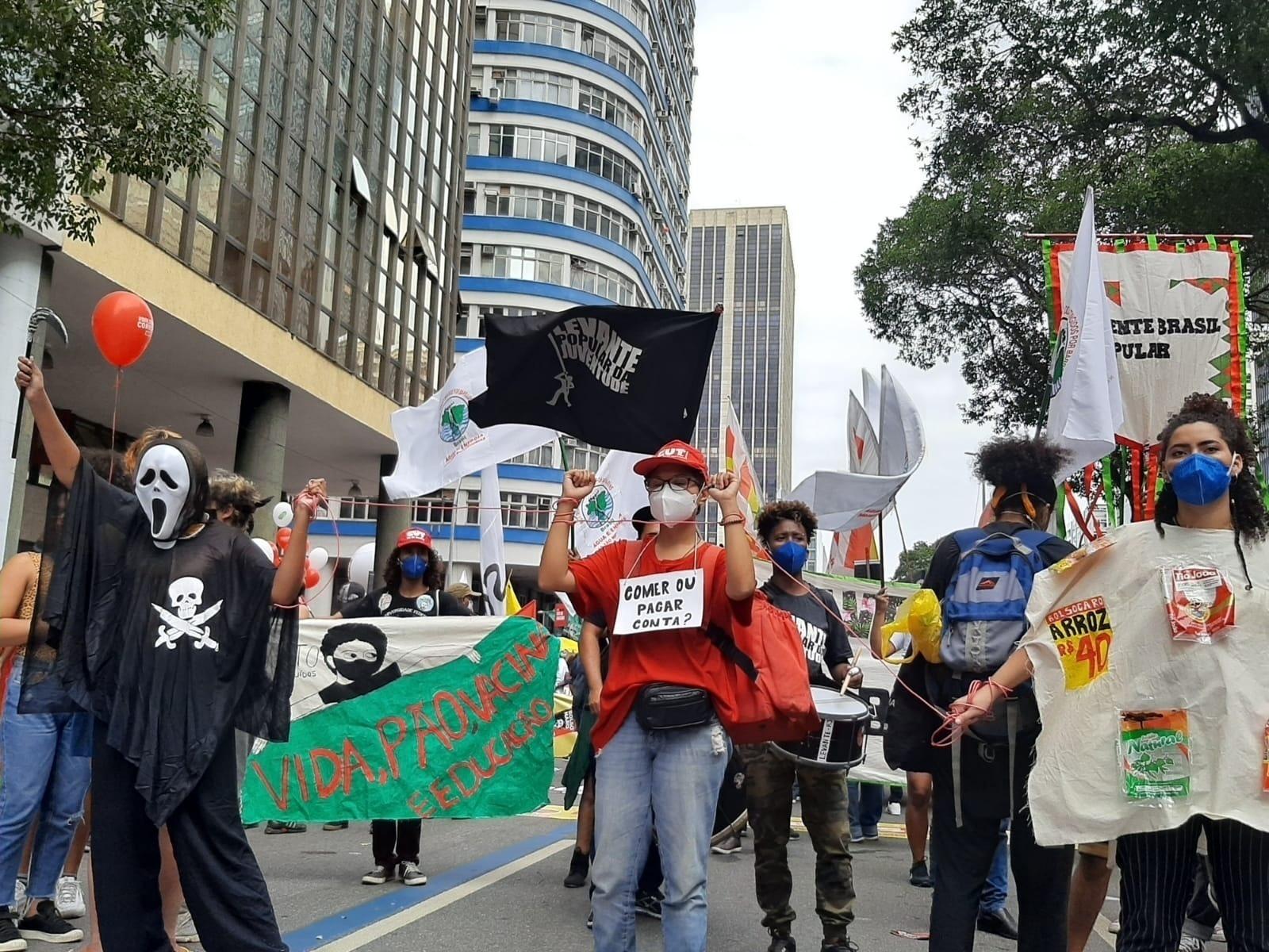 7.set.2021 - No centro do Rio de Janeiro, manifestantes contrários ao presidente Jair Bolsonaro (sem partido) se reúnem no "Grito dos Excluídos" - Marcela Lemos/UOL