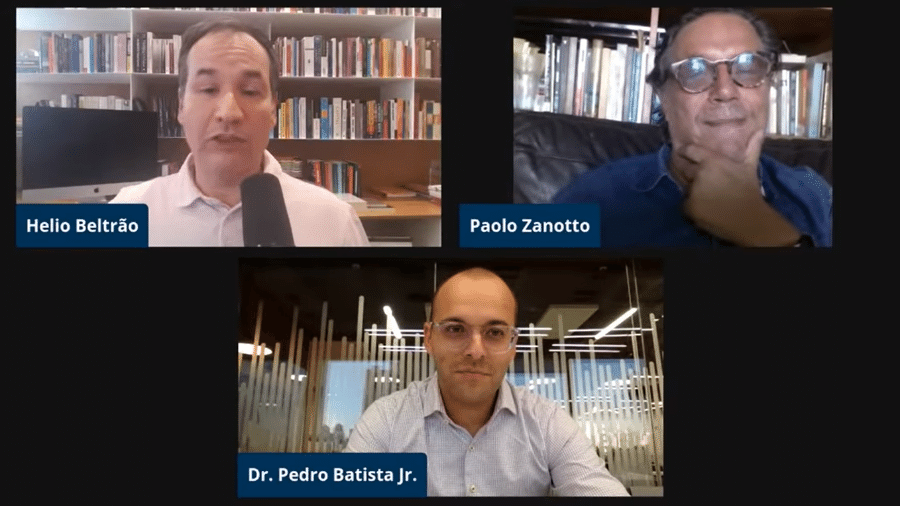 Live com o virologista Paolo Zanotto e o diretor-executivo da operadora de saúde Prevent Senior - Reprodução/Youtube