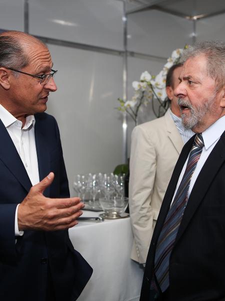 Geraldo Alckmin e Lula em inauguracao da fábrica em Palmital (SP), em 2014 - Zanone Fraissat/FOLHAPRESS