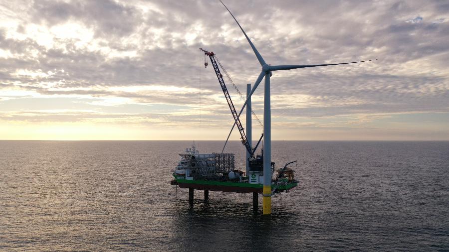 Imagem ilustrativa da Hornsea 2, usina de energia eólica off-shore em alto mar, na Inglaterra - Por Letícia Fucuchima