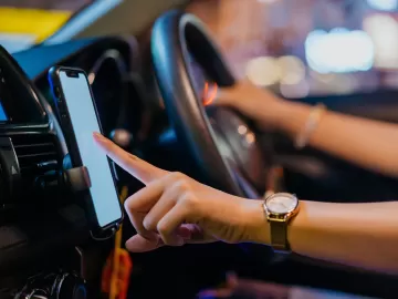 Além da moto: serviços de apps de transporte oferecem fretado e até carreto