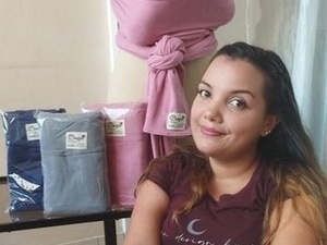 Fátima Camacho with handmade baby hangers - Fátima Camacho - Fátima Camacho