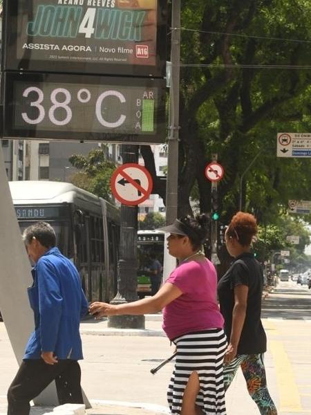 Termômetro marca 38ºC na região central da cidade de São Paulo em meio a onda de calor