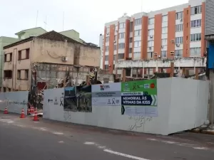 Memorial: fachada da Boate Kiss é demolida 11 anos após incêndio