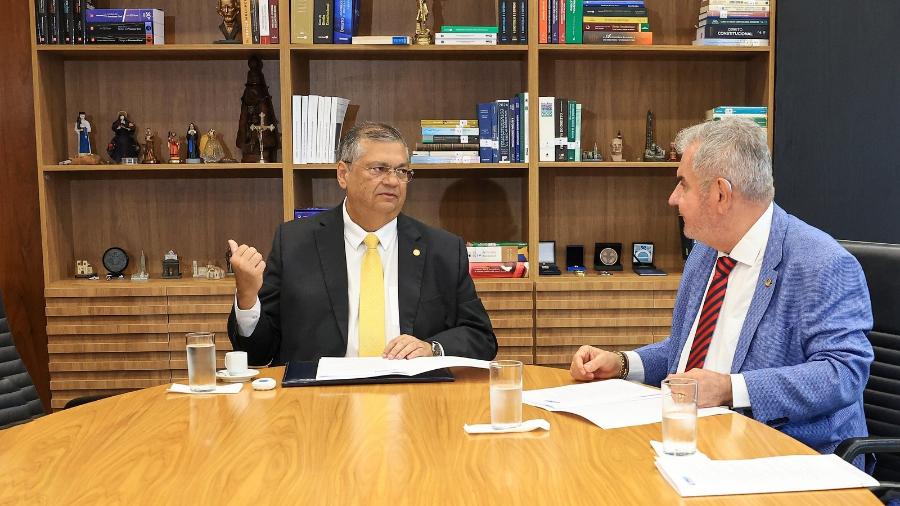 O ministro do STF Flávio Dino, relator de processos sobre emendas parlamentares, se encontra com o senador Angelo Coronel (PSD-BA), autor de proposta sobre o tema - Rosinei Coutinho/STF