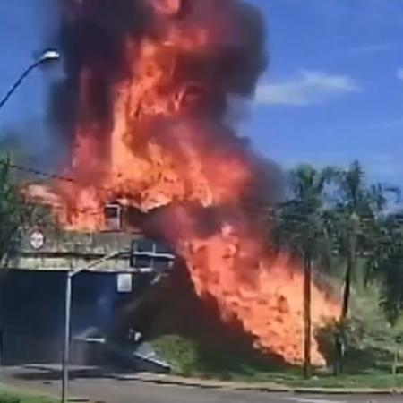 Ele se jogou do viaduto após o acidente com explosão em rodovia no interior do Paraná