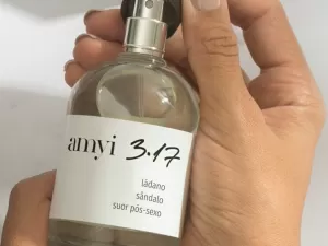 De loja chique a metrô cheio: testamos perfume com nota de suor pós-sexo