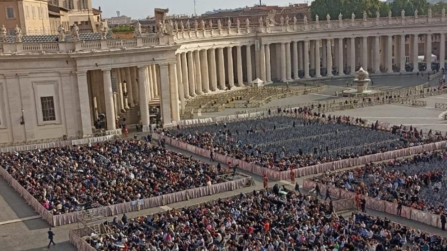 Vaticano inicia ritos do adeus ao papa Francisco - Janaina Cesar