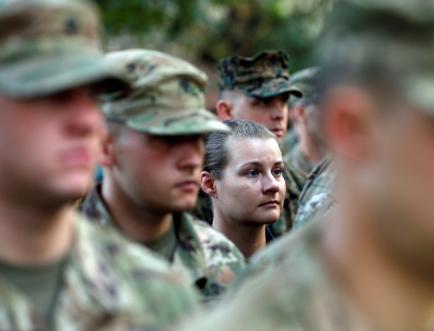 Soldados americanos participam de cerimônia em Cabul, capital do Afeganistão - Mohammad Ismail/Reuters