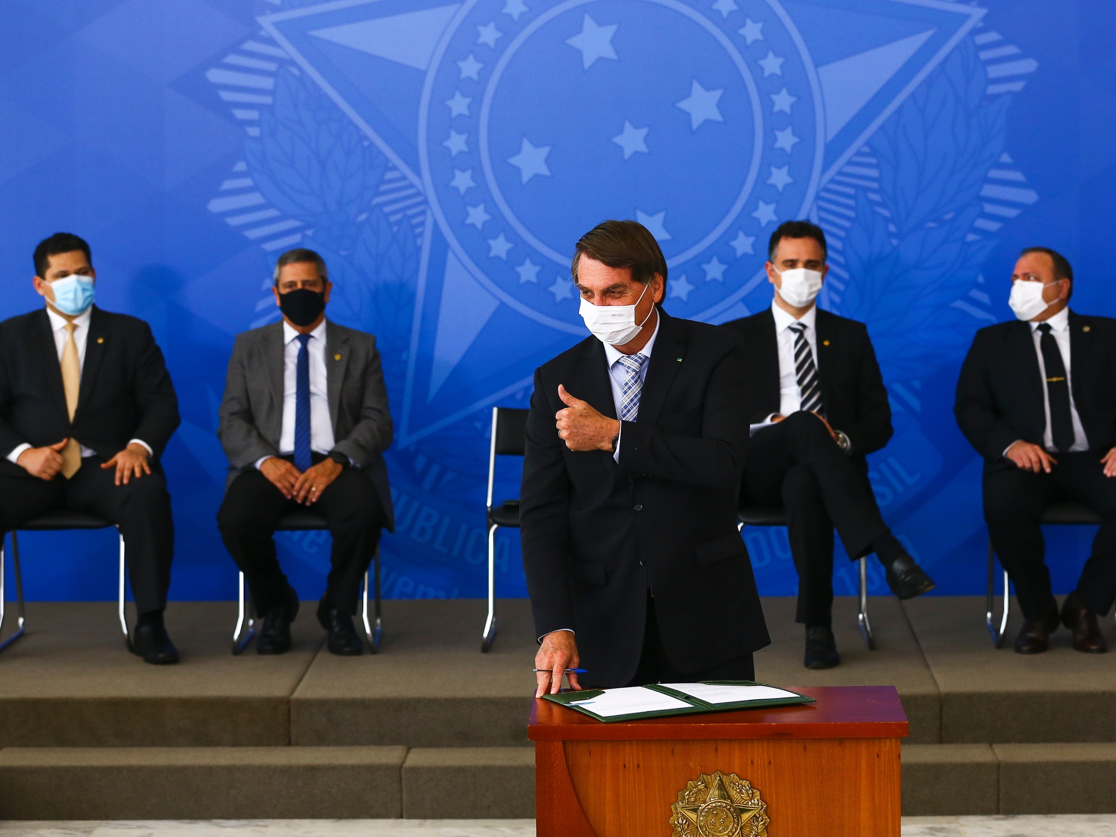 Planalto faz as contas para 2022 e Bolsonaro entra em pânico