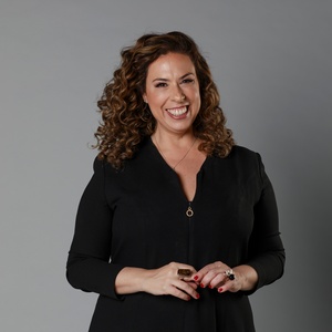 A jornalista e apresentadora Fabíola Cidral - Júlia Rodrigues/ UOL - Júlia Rodrigues/ UOL