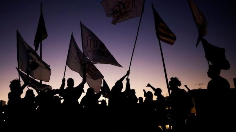 Protestos contra Bolsonaro realizados em 30 de junho; analista aponta que a fragmentação da oposição acaba enfraquecendo a mobilização contra o presidente - Reuters