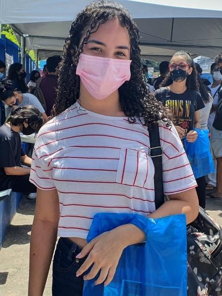 Estudante Sohanny Victória, 18, ficou dez meses sem aula por causa do fechamento das escolas na pandemia - Carlos Madeiro/UOL