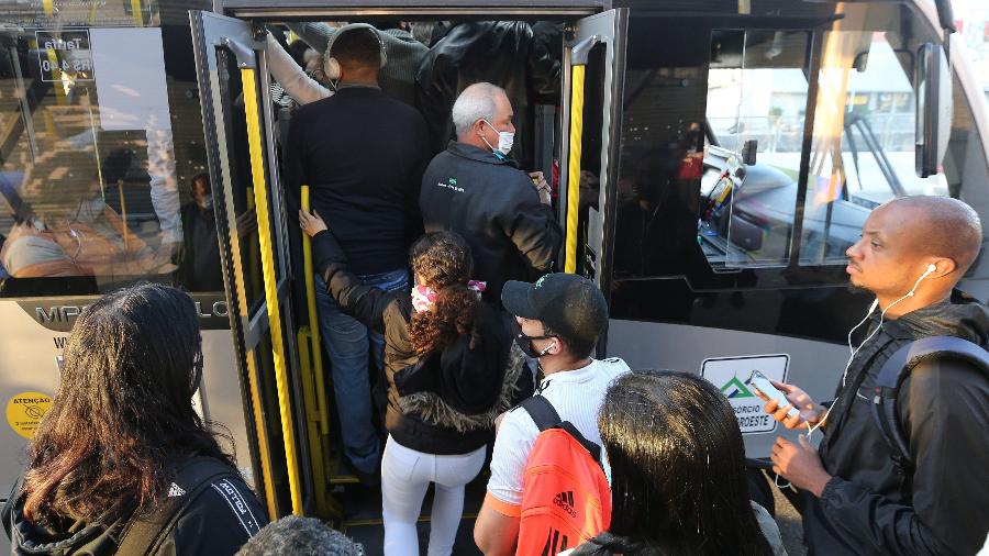 Greve de motoristas e cobradores de ônibus em São Paulo afeta deslocamento de trabalhadores nesta quarta-feira em São Paulo. - Rivaldo Gomes/Folhapress