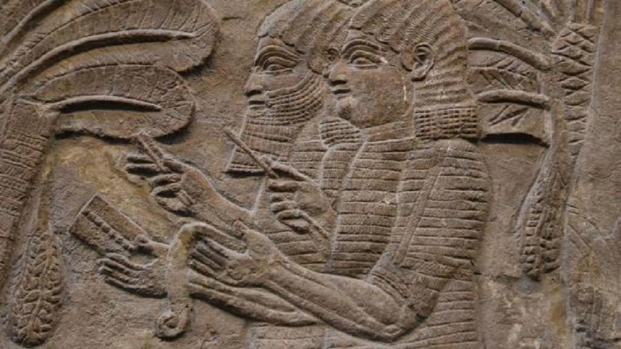 Escribas fazem seus registros em Nínive, na antiga Assíria (hoje, território iraquiano) - Alamy