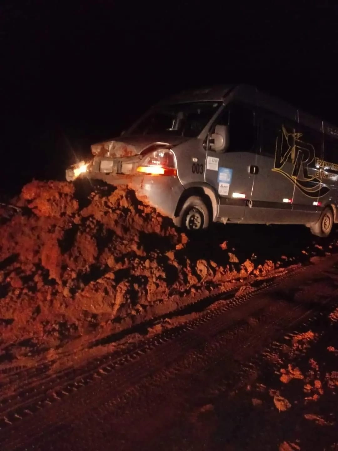 Casal que esqueceu criança dentro de van em SP é solto