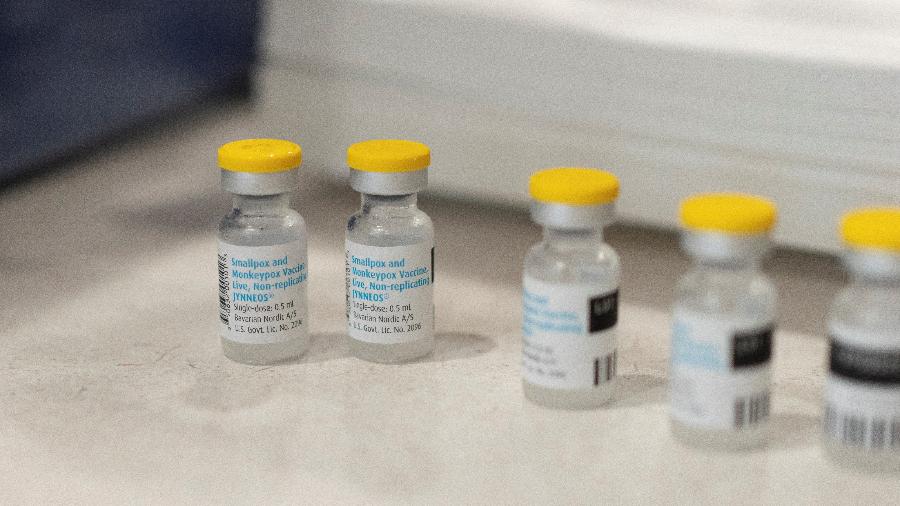 Frascos da vacina Jynneos, utilizada contra a varíola dos macacos  - 20.ago.2022 - Rebecca Noble /Reuters 