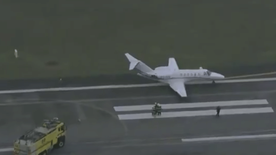 Avião teve o pneu furado enquanto taxiava na pista do aeroporto de Congonhas - Reprodução/TV Globo