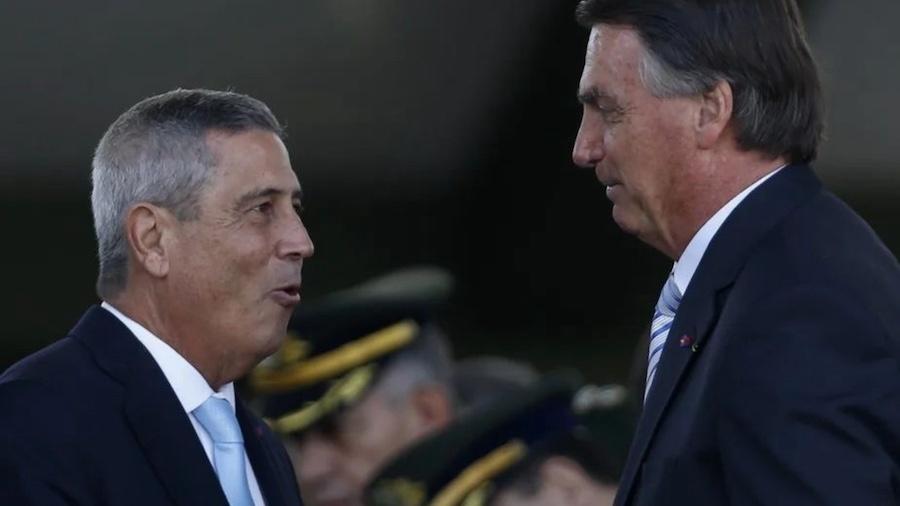 Braga Netto conversa com Jair Bolsonaro