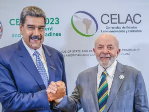 Maduro diz a Lula que Venezuela terá eleições presidenciais, diz Planalto