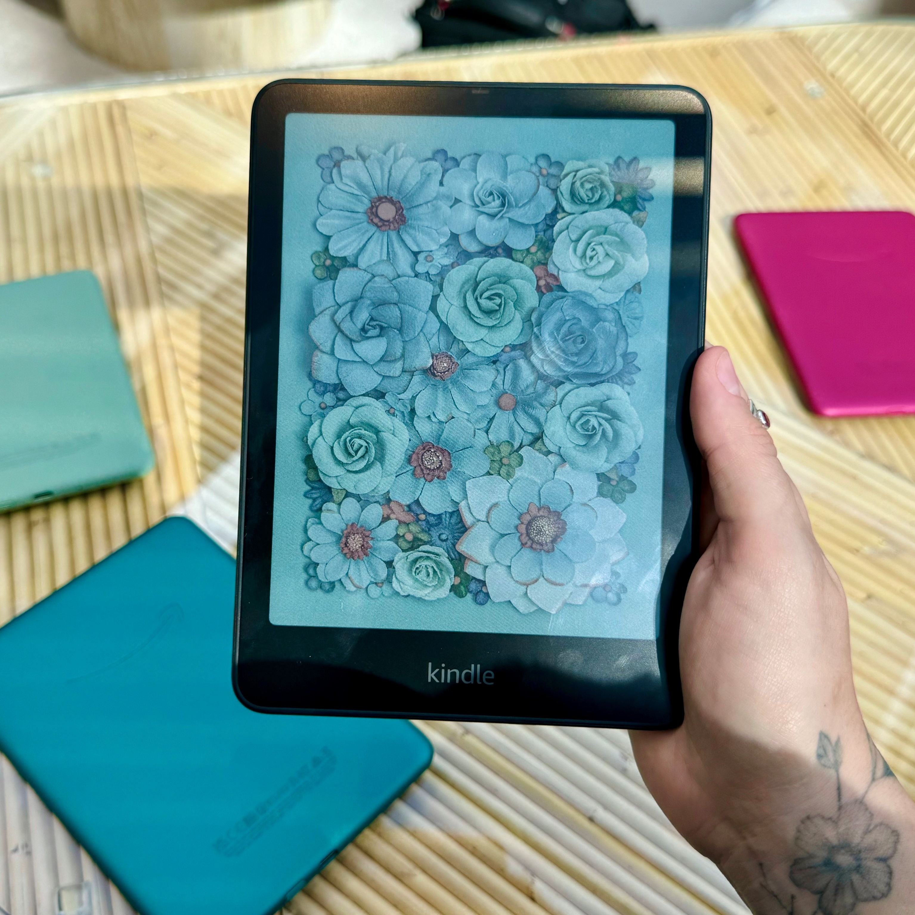 Rosa, verde e com tela colorida: Amazon lança 4 novos Kindles; preços