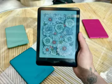 Rosa, verde e com tela colorida: conheça os novos Kindles da Amazon