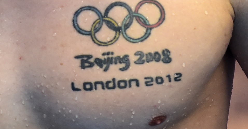 7.ago.2015 - Tatuagens do nadador que participou das olimpíadas de Pequim 2008 e de Londres 2012,  na preparação para a preliminares da prova de revezamento 4 x 200, durante o Campeonato Mundial de Natação Kazan 2015, na Rússia