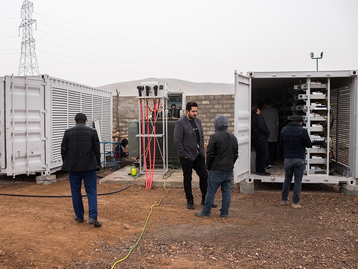 No Irã, mineração de bitcoins coloca em risco abastecimento de energia