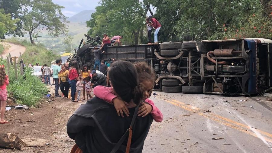 Crianças estão entre as vítimas em acidente de ônibus em Cachoeiro do Itapemirim - Divulgação/PM-ES
